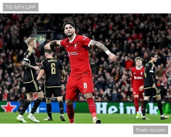 索博斯洛伊的利物浦印记:匈牙利核心的远射能力解析 索博斯洛伊的利物浦印记:匈牙利核心的远射能力解析