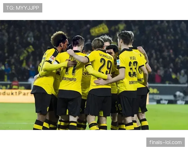 昂达夫转身抽射被乌尔比希神扑,斯图加特错失扳平良机 昂达夫转身抽射被乌尔比希神扑,斯图加特错失扳平良机