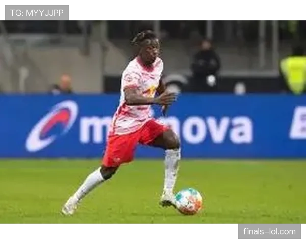 海达拉加盟朗斯即遇非洲杯征召,中场真空期成争冠隐患 海达拉加盟朗斯即遇非洲杯征召,中场真空期成争冠隐患