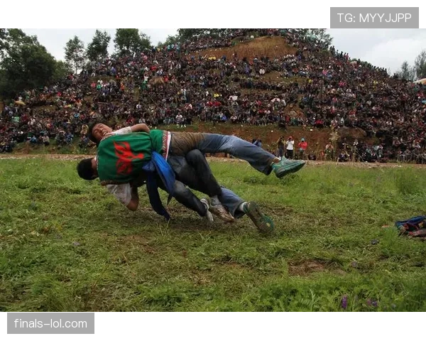 体育非遗项目“彝族摔跤”进校园，传承民族文化